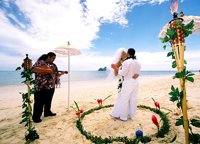 mahalani mix playing ukulele at a wedding in Hawaii